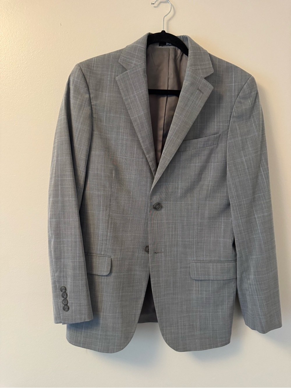 Gray Plaid Men's suit - Modern Tailored Fit